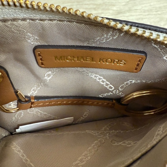 MICHEAL KORS Small Logo Coin Wristlet - Picture 4 of 5